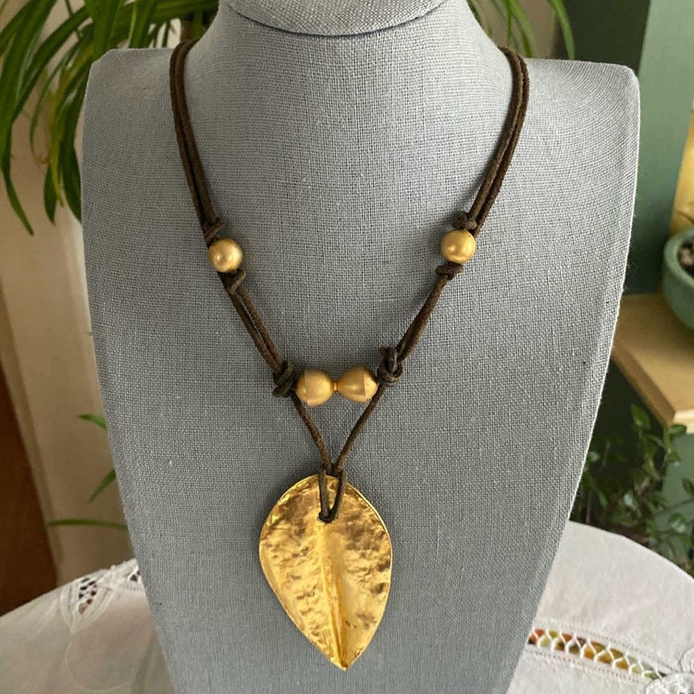 Gold toned leaf necklace